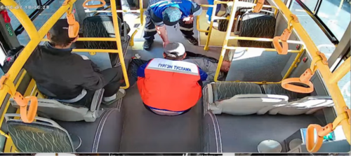 Нийтийн тээврээр үйлчлүүлж байгаад бие тавгүйтэх үед шууд жолоочид хандаж байгаарай